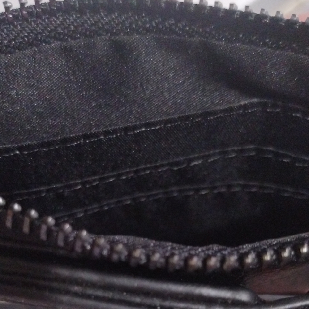 No Boundaries Black Phone Crossbody Case - Picture 7 of 10